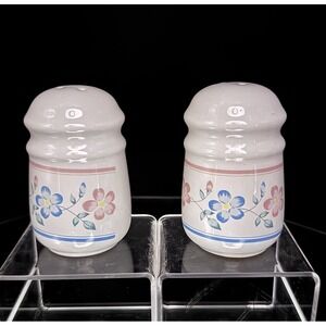 Vintage‎ Salt & Pepper Shaker Set White Ceramic W Pink Blue Flowers